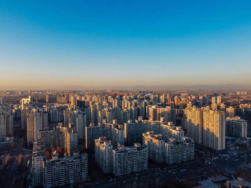 北京楼市究竟何时能彻底放开限购，这简直是个让人捉摸不透的谜题。12月24日，北京