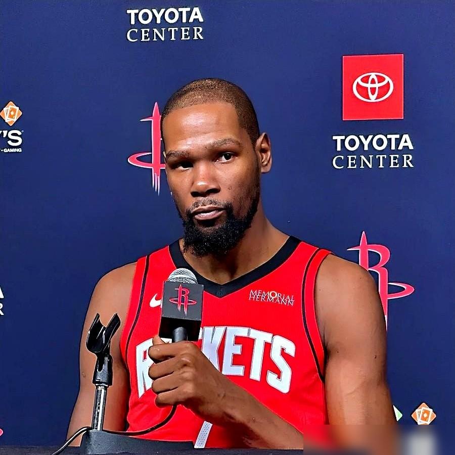 5300万顶薪，输球后就说俩字儿：“投不进”。
数据甩你脸上。
最近三连败，