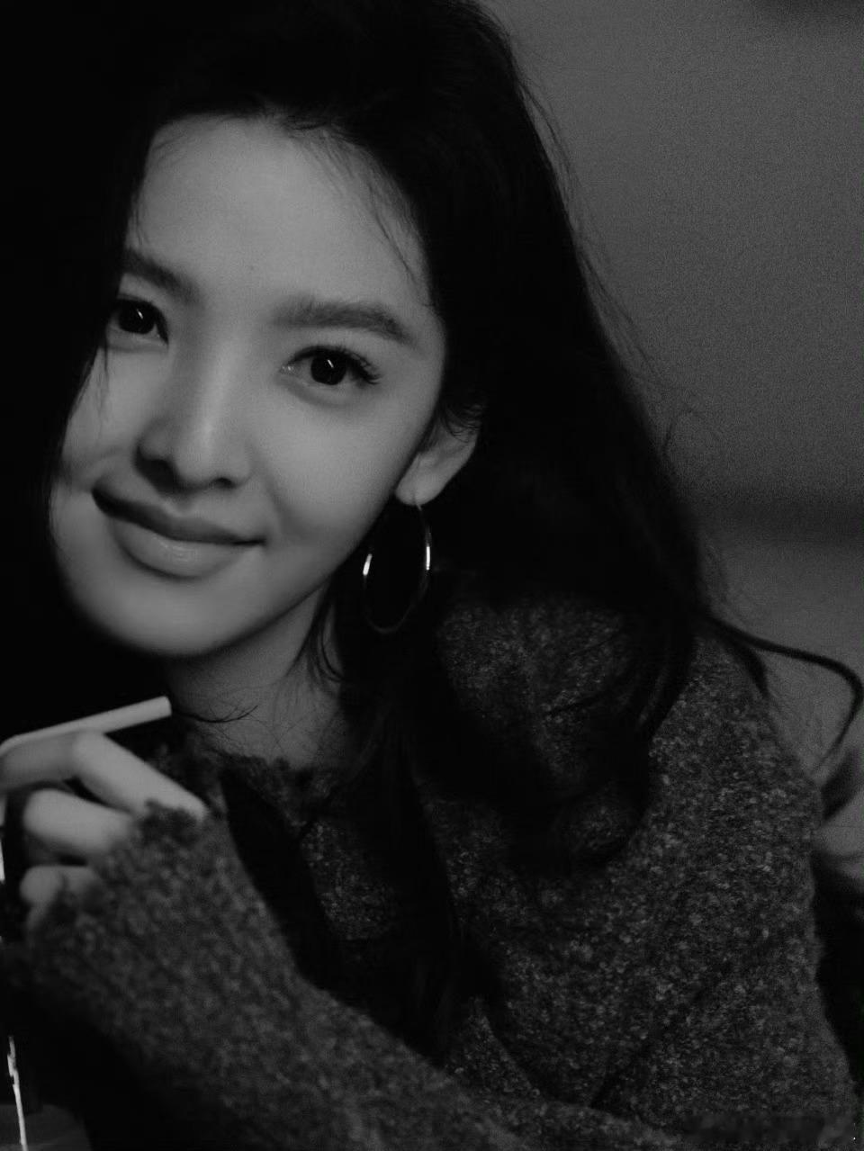 章若楠想把你和时间藏起来 zrn章若楠沈千盏"距离不是问题 双向奔赴才是关键" 