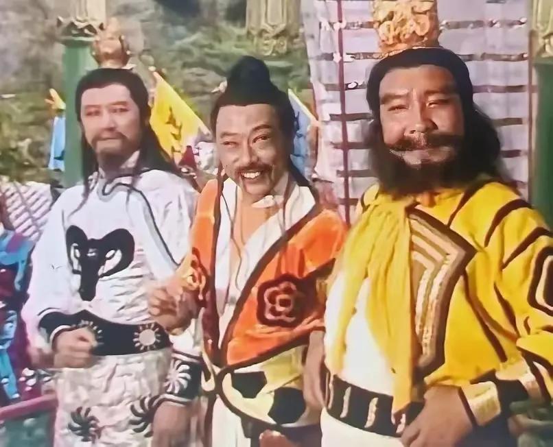 西游记里谁最冤？
黄狮精才冤，身为妖怪，办个宴席都是派小妖去集市上花银子买猪羊来