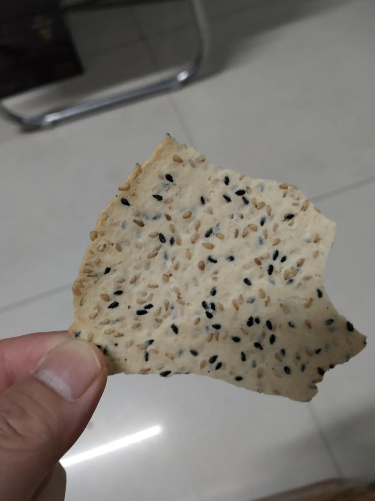 炕干饼，年赚十万

广西的朋友小韦，嫁到了河南商丘，不想外出打工，婆婆就教她炕干