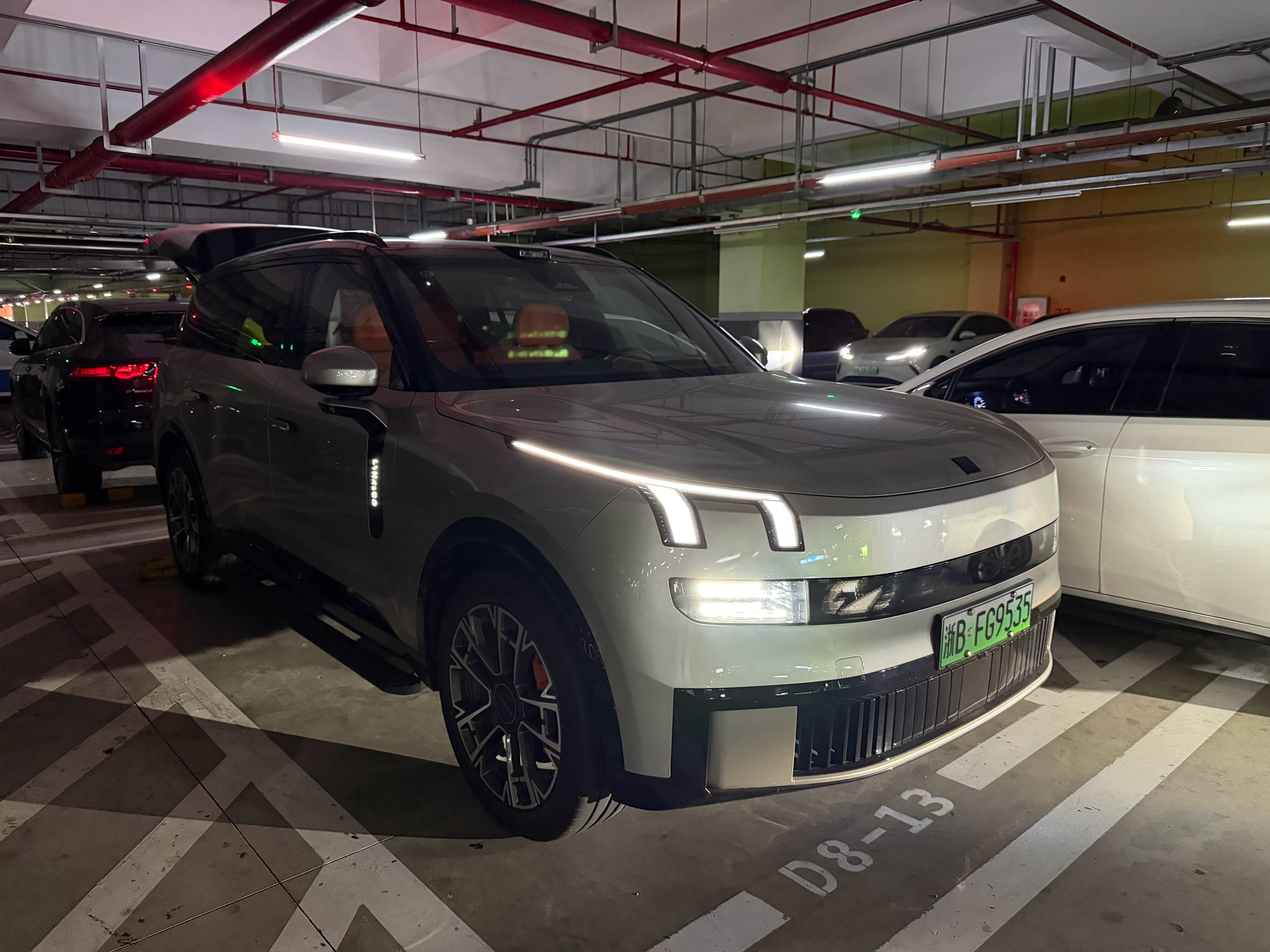 落地广州了 领克900接机！拉开门熟悉的香氛味道这台外观颜色还和我车一样感觉像回