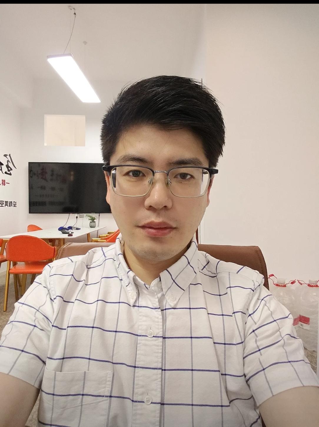 原本以为小罗的两个月恋情，昨天是剧终，原来今天才是剧终，因为今天又有一番拉扯，前