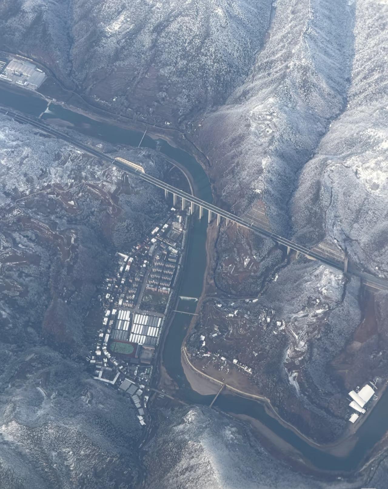 第一次去飞机上给我看懵了，南方人没见过这样的[可爱][可爱][可爱]