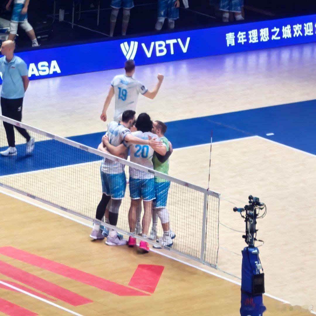 国际排坛动态vnl排球国家联赛 小Nik这两年确实成长很快，期待成为法甲的MVP