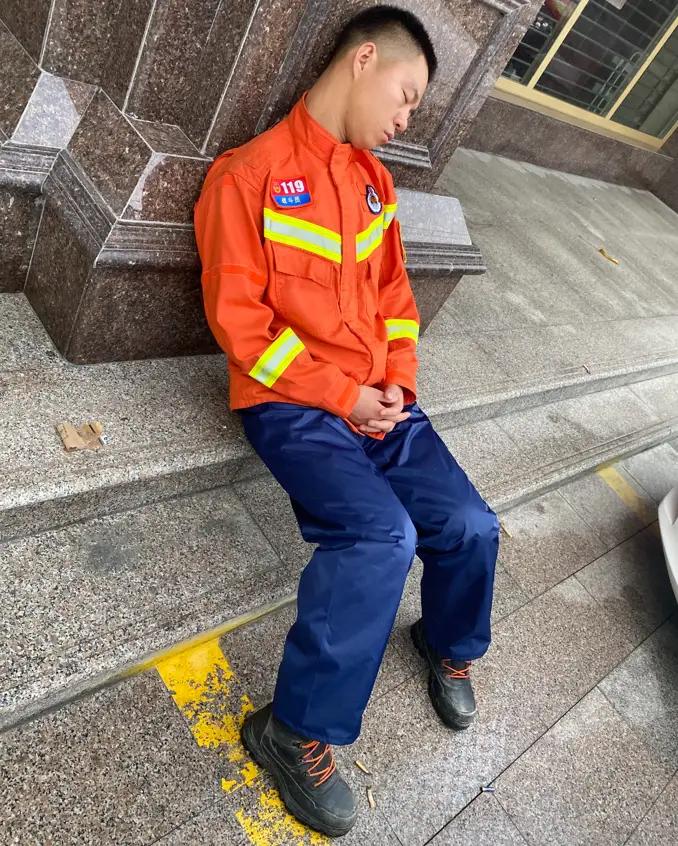 关于消队控制室员的考证，现在也不晚，现在每个地方，每个城市区域都有这种需求。如果