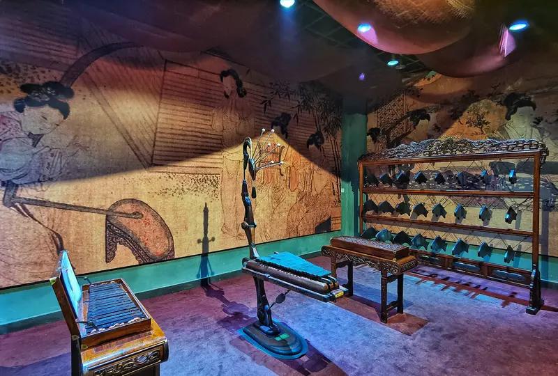 你认为博物馆的价值和意义是什么? 
博物馆是历史宝库、文化殿堂，传承文明、促进交