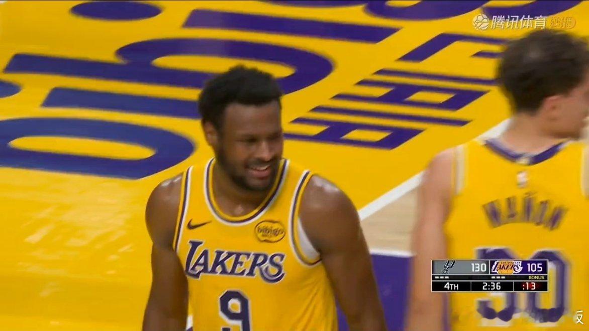 布朗尼得分上双，湖人上场的13人全部得分马刺vs湖人