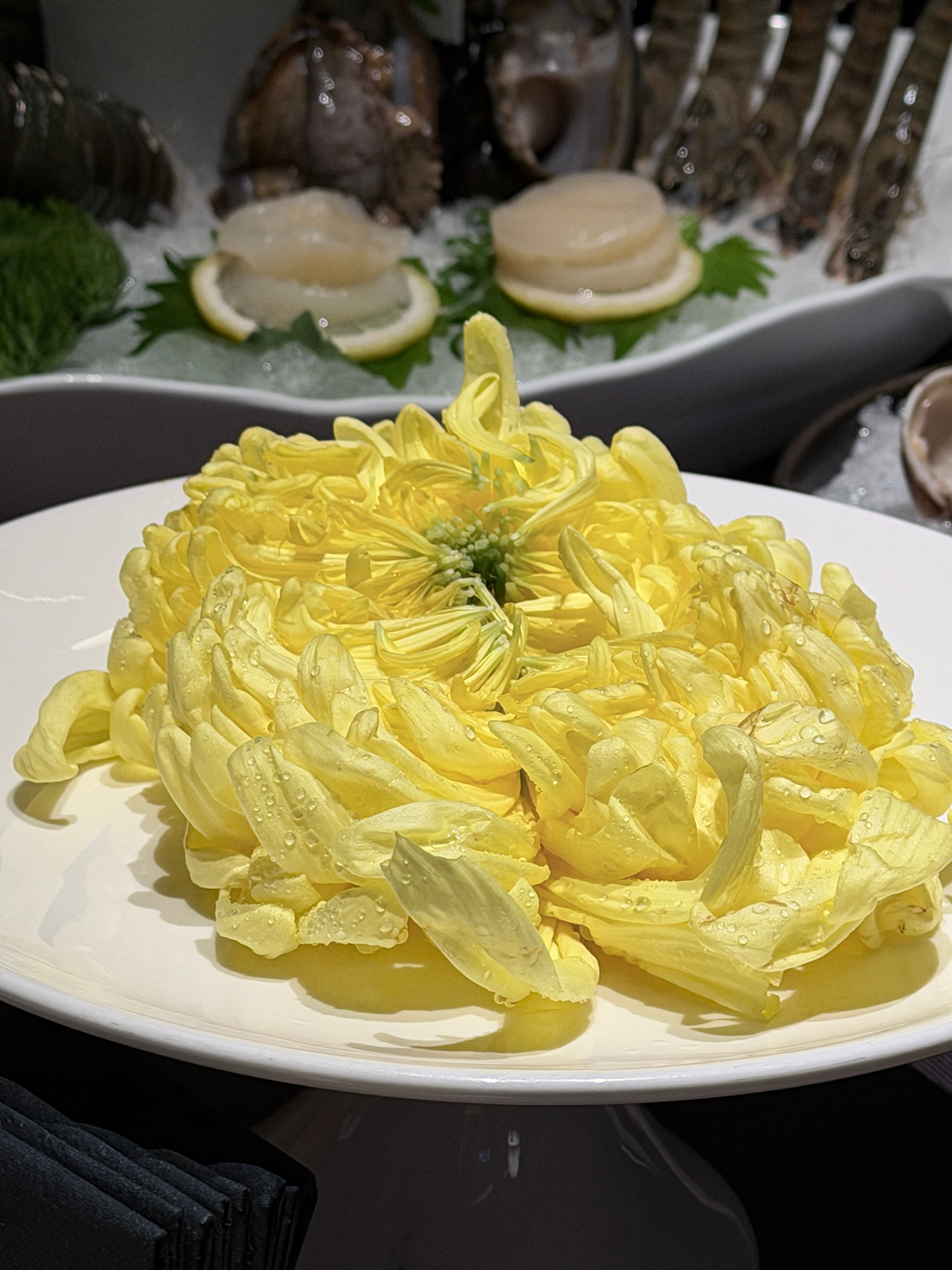 哈哈哈哈哈点的套餐里为什么有送菊花🌼这个季节需要降火是吗？ ​​​