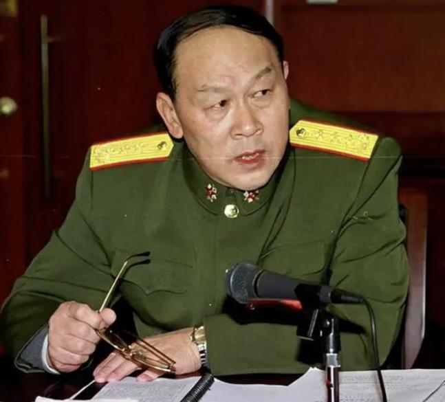 “晚打不如早打，小打不如大打，打一个，不如拉日本一起打”！这是国防部前部长梁光烈