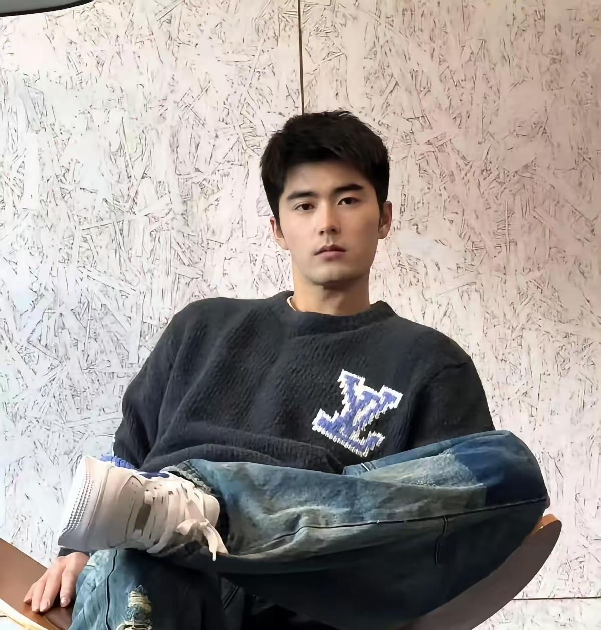 刘奕畅打人这事件，凉肯定是凉了，不仅如此，他还得进去蹲着了，这种就不是道德败坏那