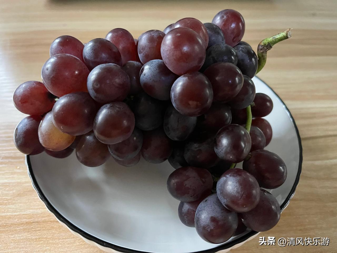 北京这样的玫瑰香6.8元一斤，这价格和三线城市差不多吧。