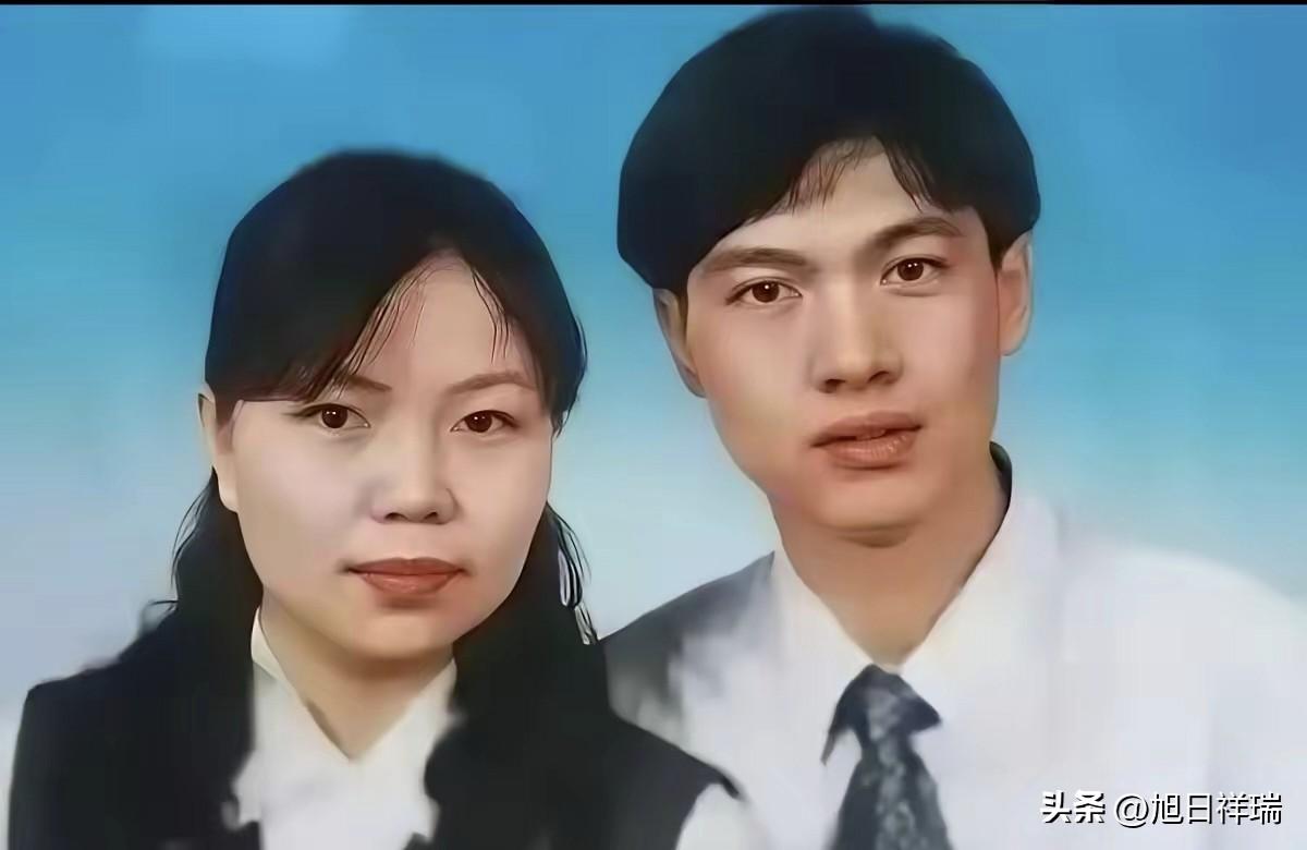 看哭了！银行女柜员嫁穷教师，第一次见面男方一句“我家条件一般”打动了她，28年后
