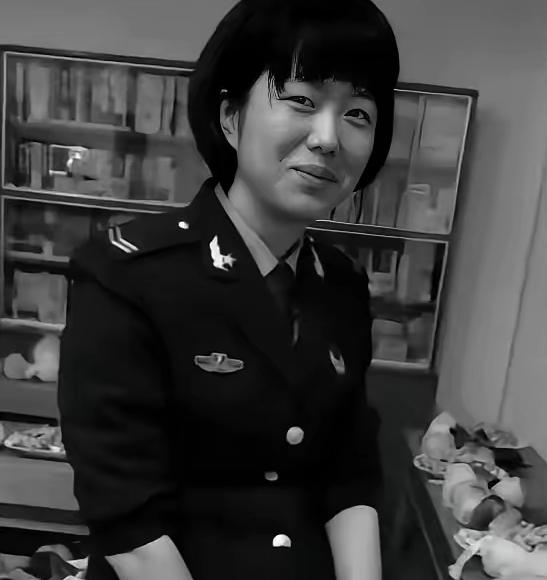 2019年，云南丽江的退伍通讯兵唐雪，为了自保，将身高1米9的大汉杀害。
 
这