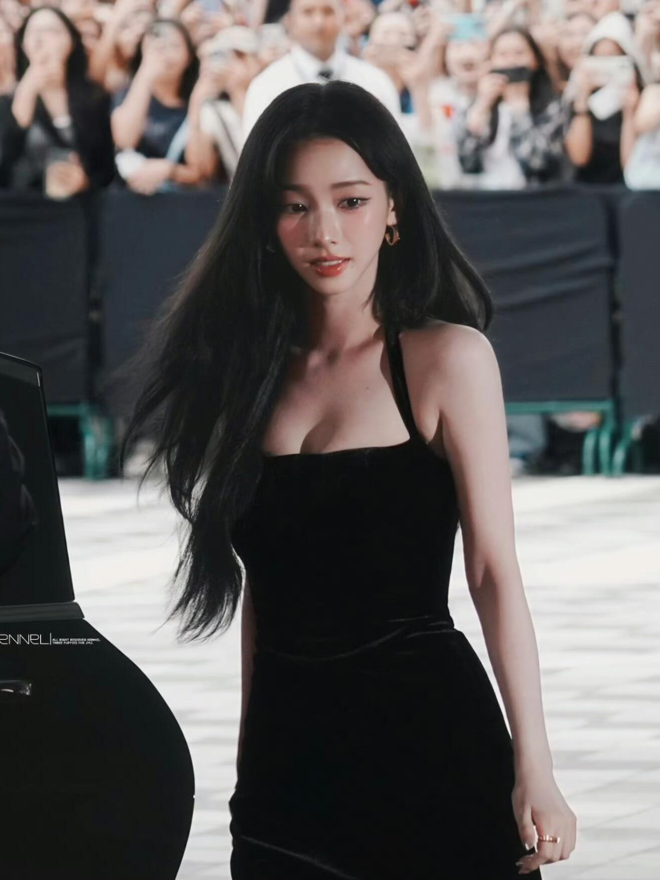 这张真是…看得我只想喊妈妈 ​​​