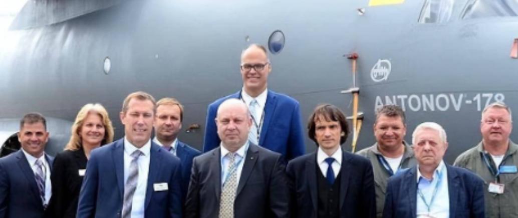 大批日本专家抛弃日本，涌向中国，表面看是为了赚钱，实际上别有用心。
 
藤岛昭正