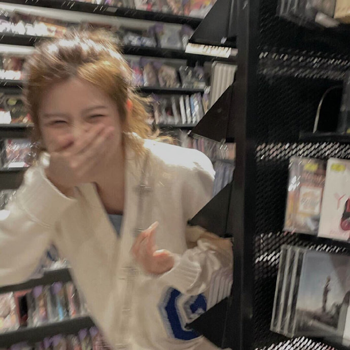 “时常撒娇 适当服软 合理装傻 永远清醒                    