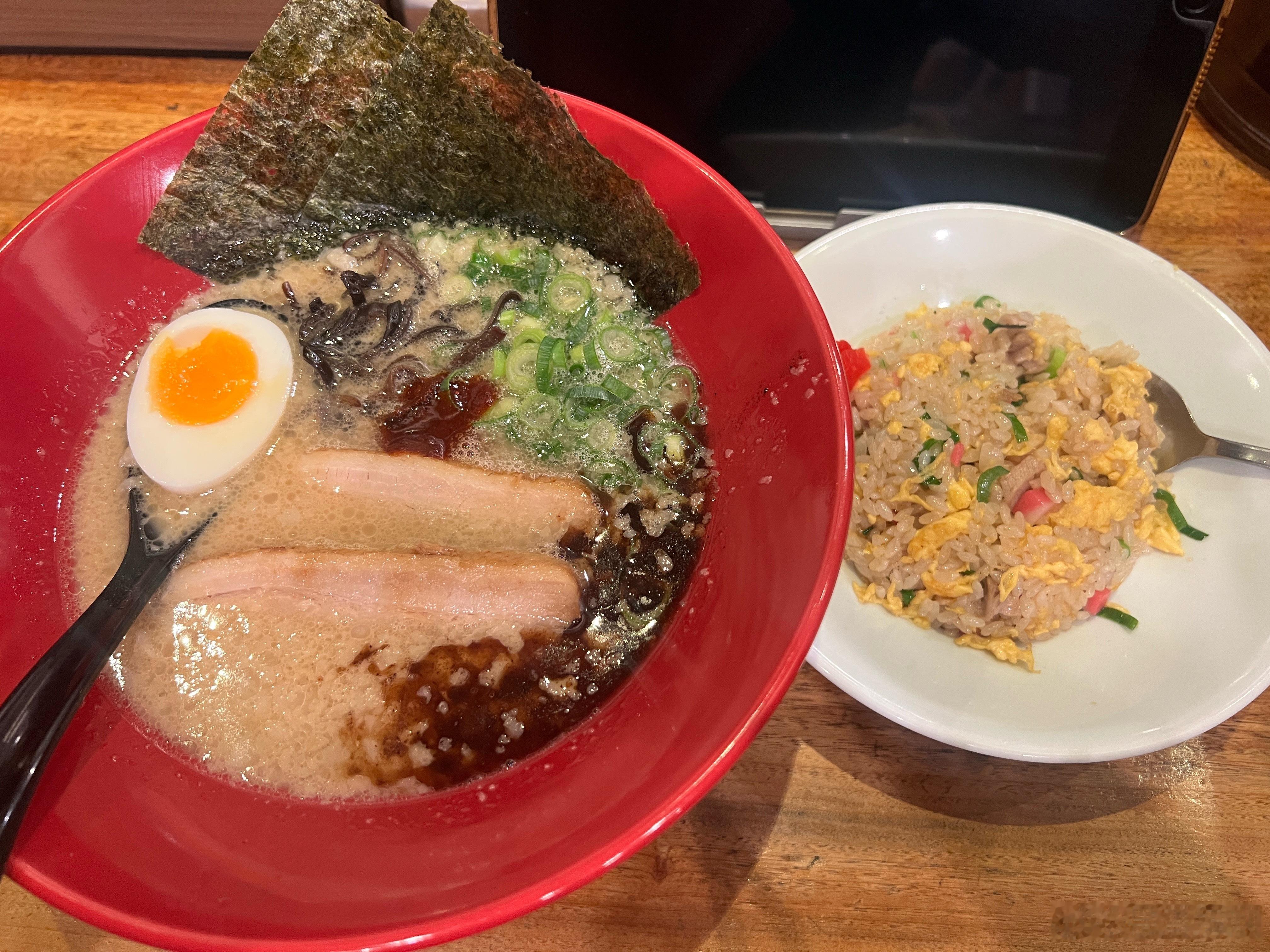 吃饱饱回家休息，这两碗全部干光了！现在饭量也增加不少 