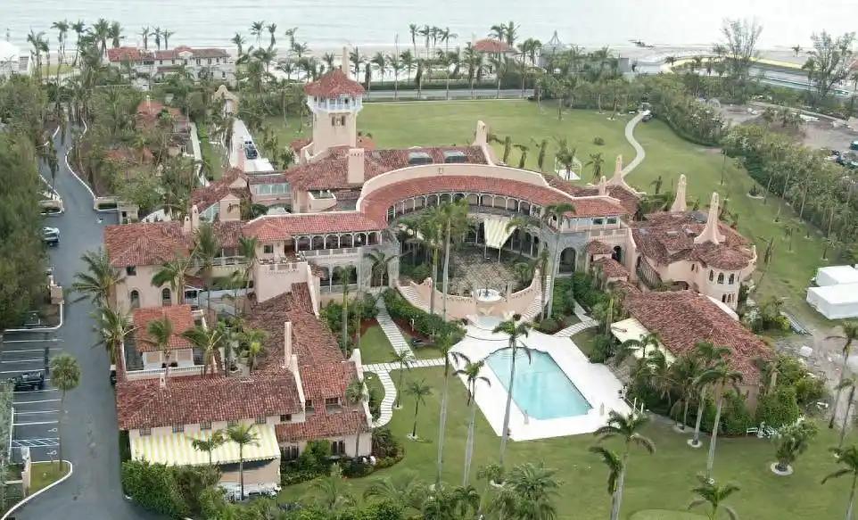 海湖庄园：不是特朗普私宅，是顶级富豪俱乐部。

说是家，其实更像特朗普用来接待贵