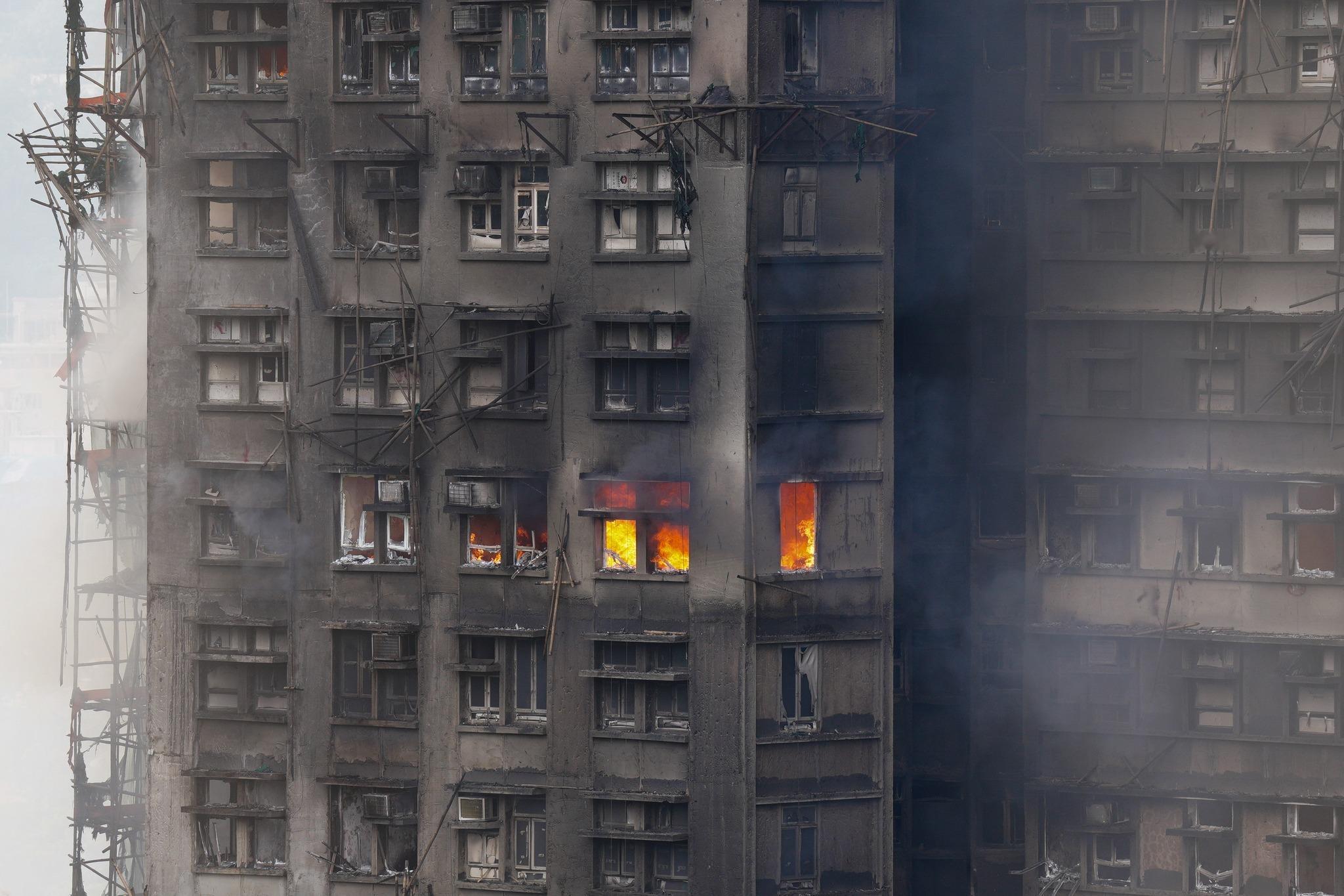 香港大浦发生火灾香港火灾已致44人遇难 直擊宏福苑現狀：火種仍未救熄記者在現場看