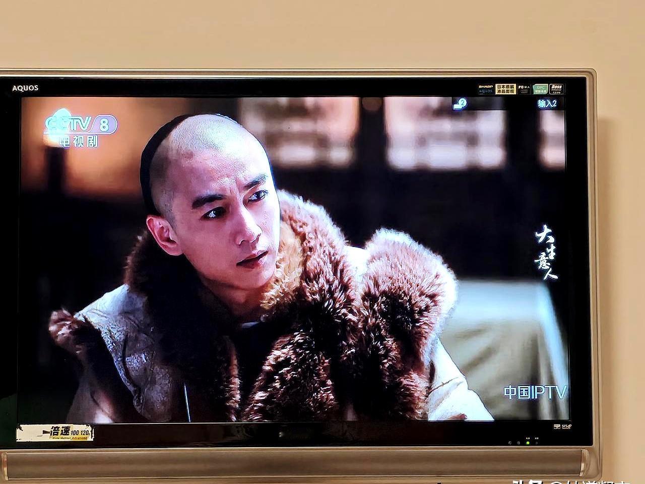 看了十分钟《大生意人》，越看越没劲，什么乱七八糟的。
 

这剧拍摄风格让人难受