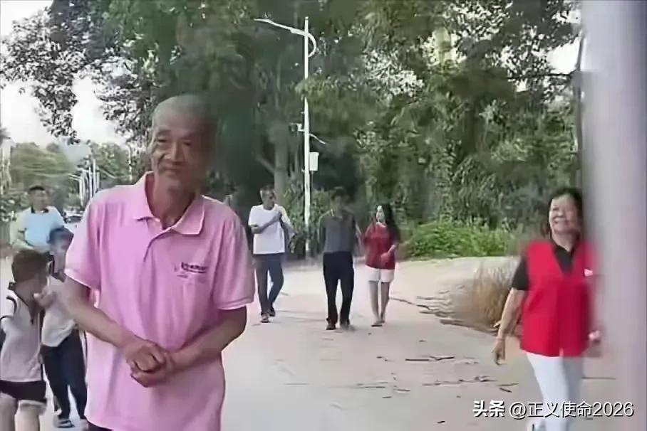 搬水泥大叔家庭原来这么幸福！兄弟三个，一个妹妹，子侄都很出息，妹妹在医院里看到他