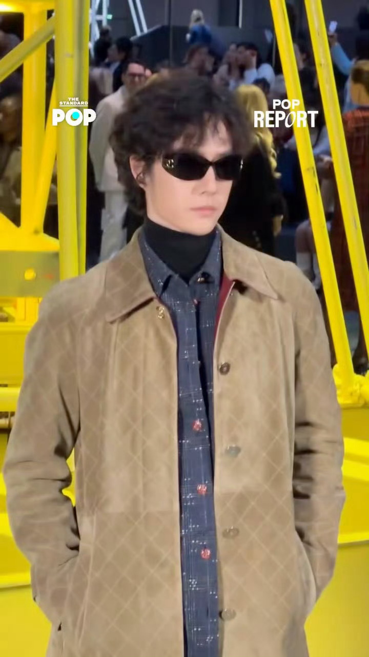 王一博亮相巴黎时装周香奈儿大秀！巴黎时装周