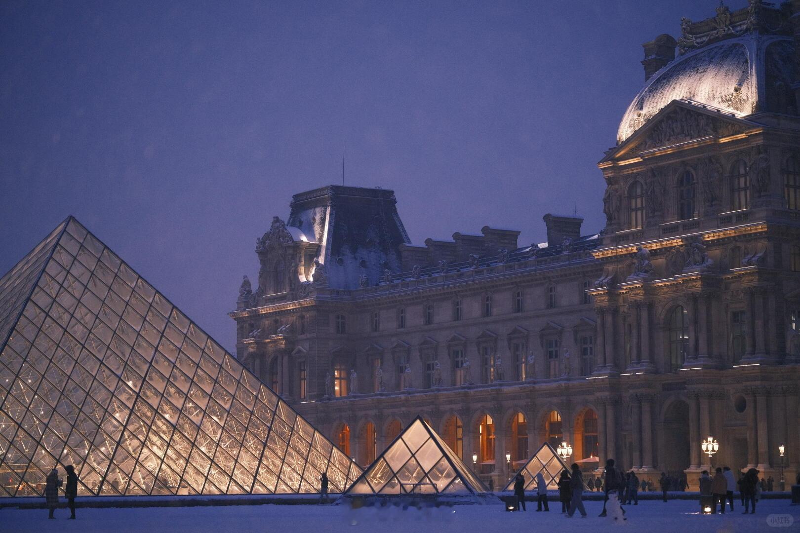 1月5日巴黎大雪让蓝调卢浮宫美到极致 深圳