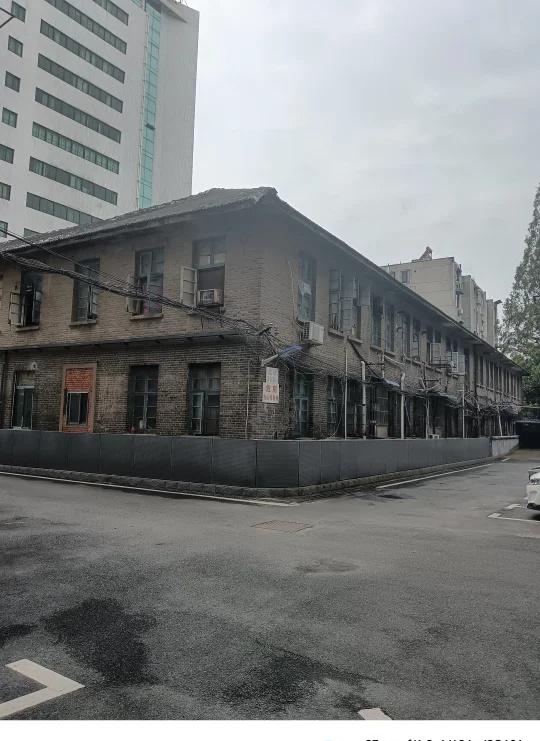 记忆里的旧时光123～省医学会宿舍*
记载见证了几代人的历史老屋。
记录我的城市