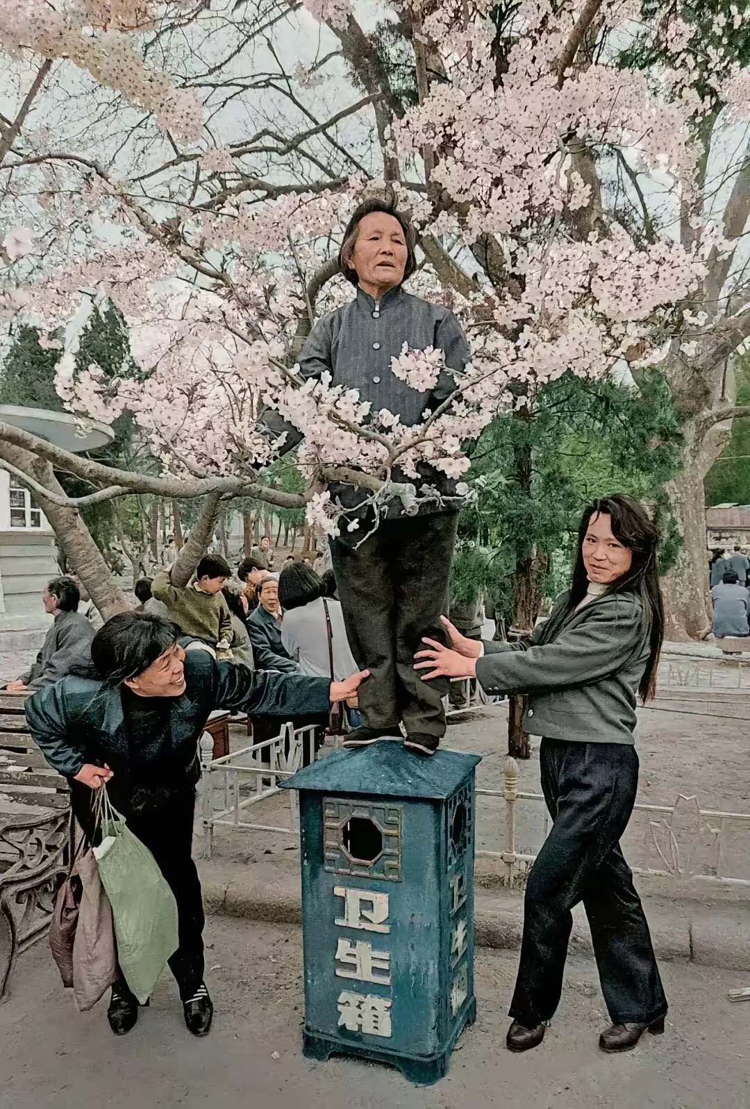 一个地方，跟一个人差不多。“跟好学好，跟叫花子学讨”，既不学好，又不谦虚，将来不