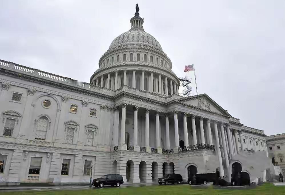 2月9日，美国众议院以395票赞成、2票反对的压倒性票数，通过所谓《保护台湾法案