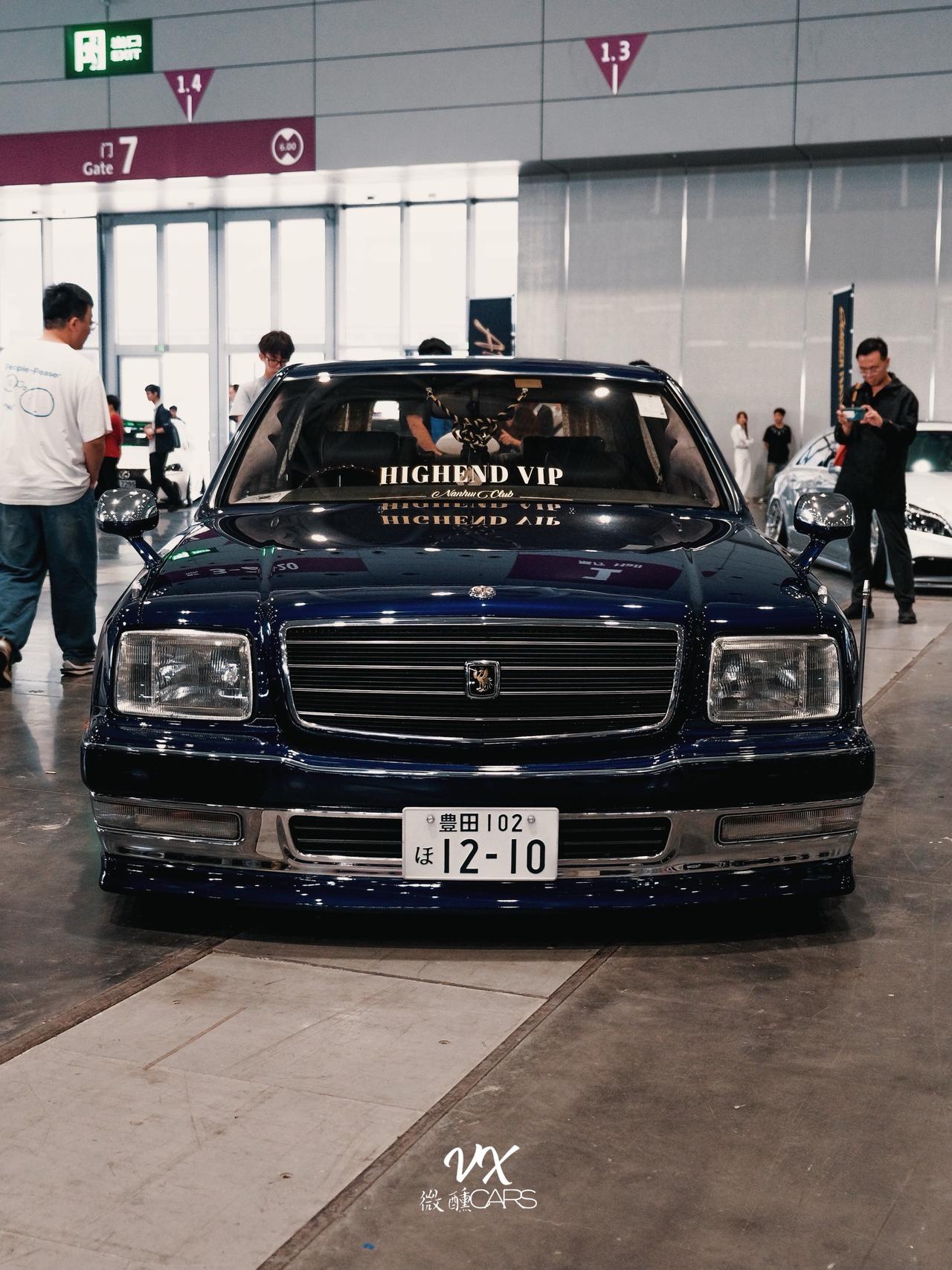 “非黑即白”汽车摄影 改装车文化 内燃机的魅力 丰田世纪