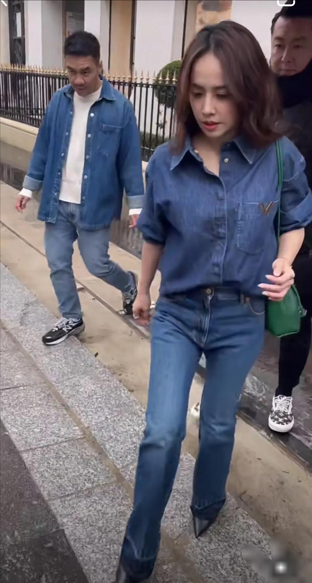 亚洲天后蔡依林现身巴黎探店！一身牛仔搭配加上卷发，好有气场啊，看起来好年轻好漂亮