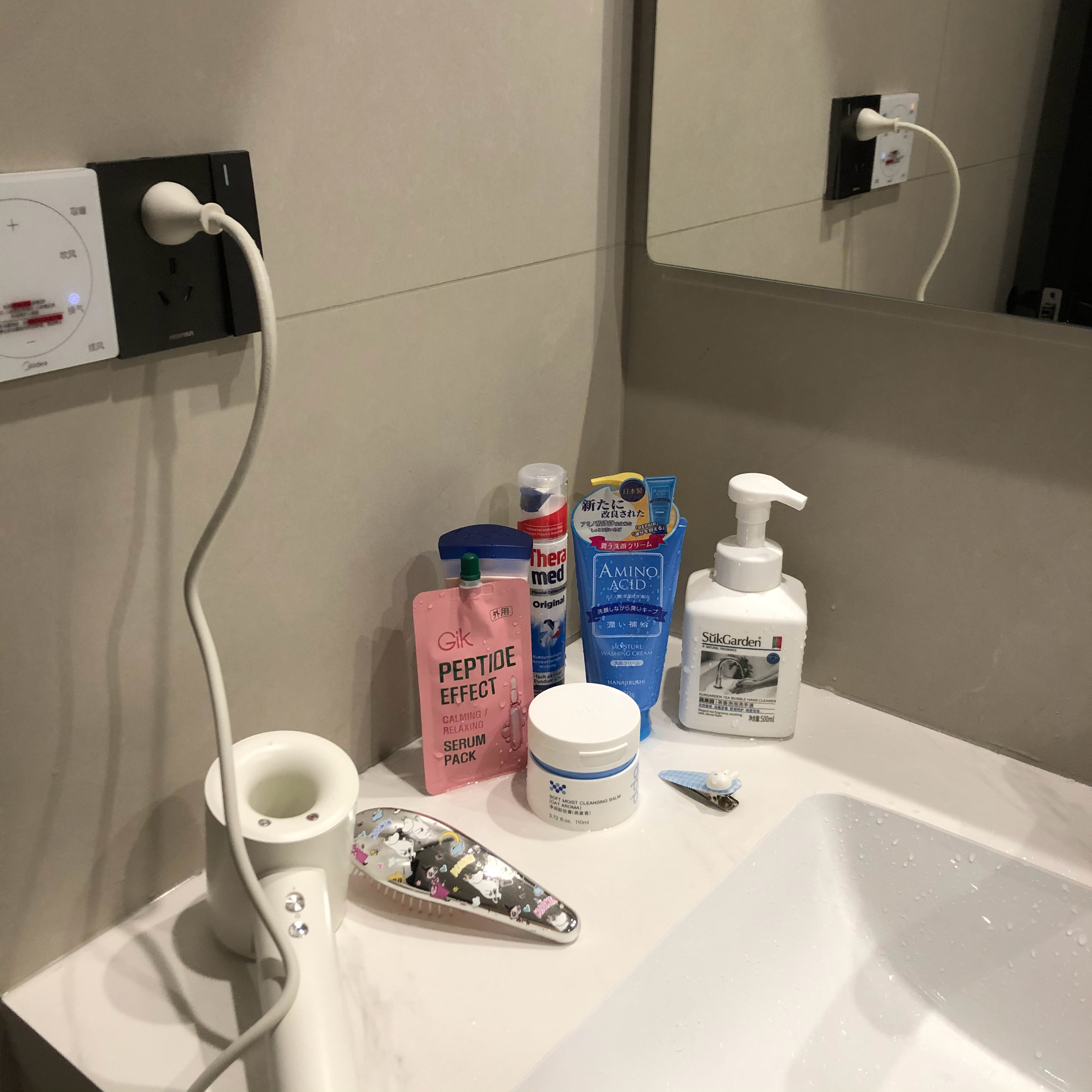 谁来都得看一本男给给再走对不对？ 