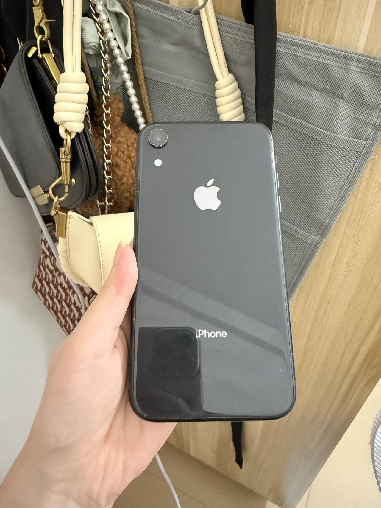 iPhone XR的含金量还在上升～

今天收拾家里，翻到了好多年前的iPhon