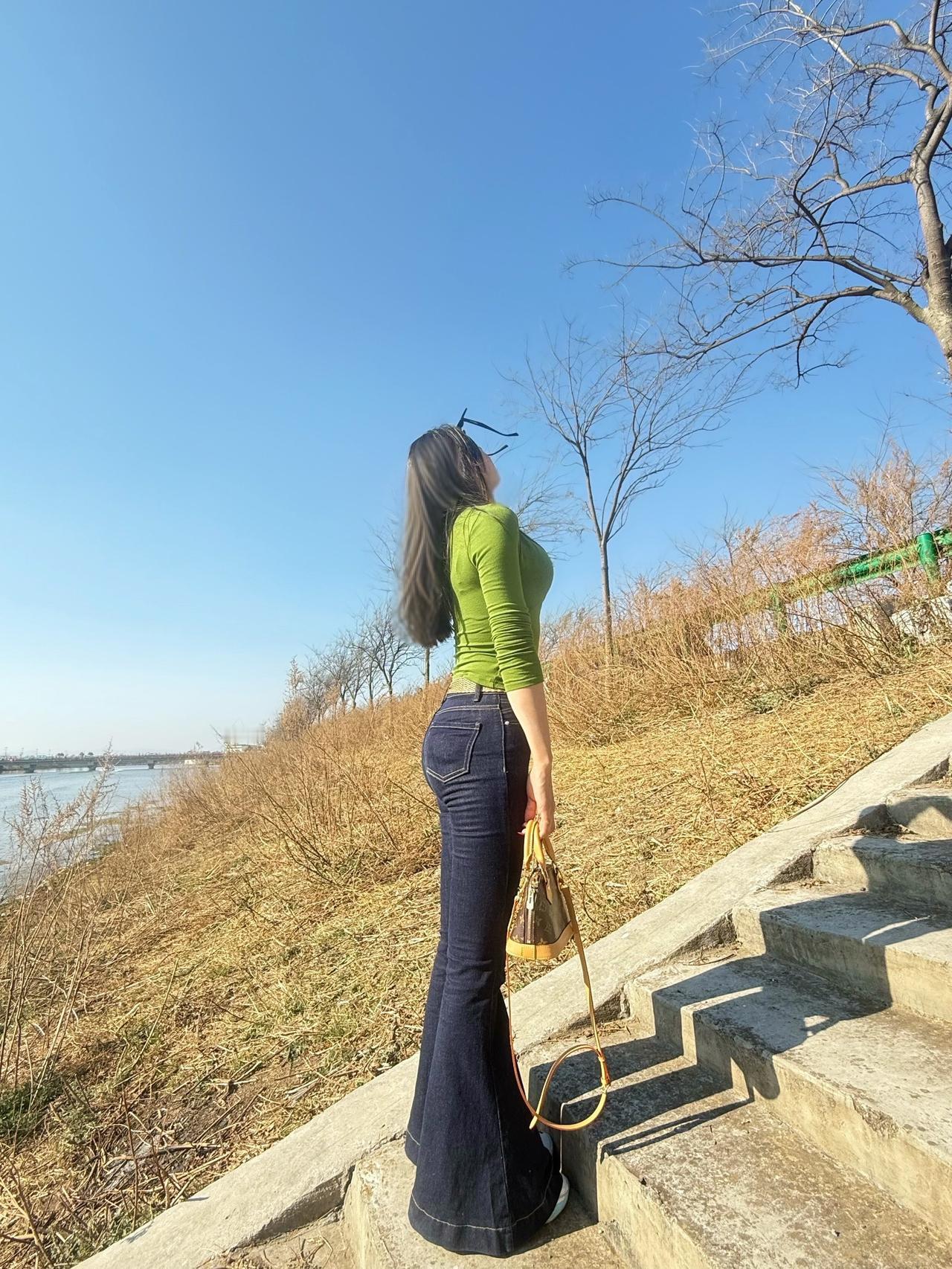 祝我姐妹2026年,钱像男人的脸一样厚,钱像男人的心一样够花。