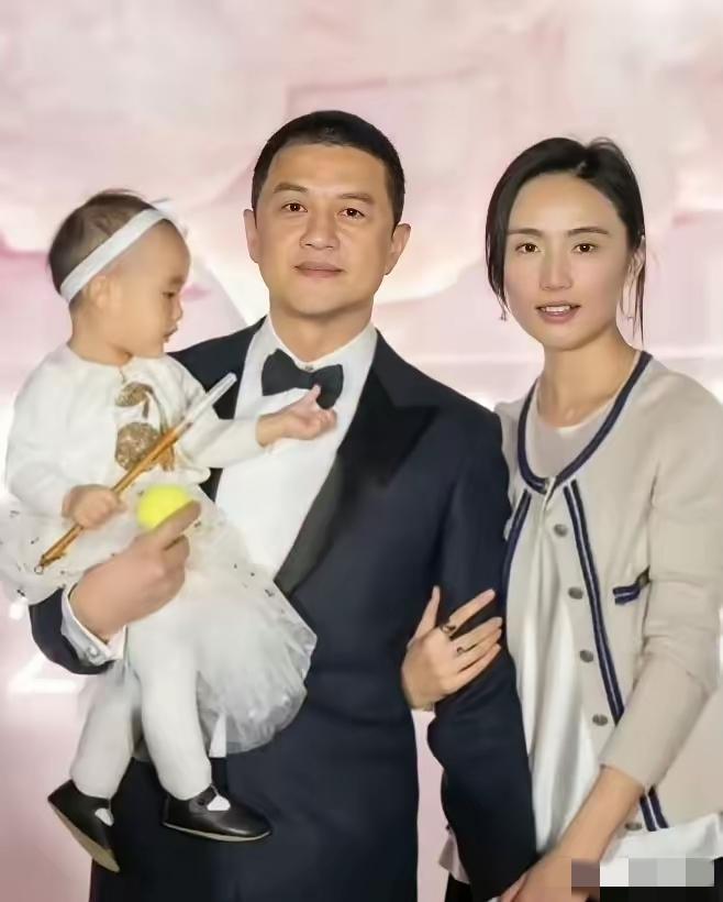 李亚鹏好一个“金蝉脱壳”！虽然欠债4.5亿，每天利息上百万。但离婚后海哈金喜拿到