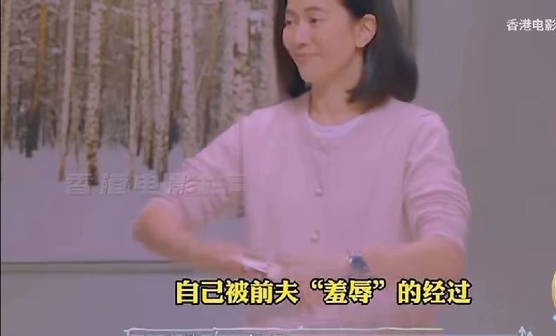 最伤人的不是嫌弃，是假装不嫌弃后的精准打击。
他求婚时看着你眼睛说“过去我不在乎