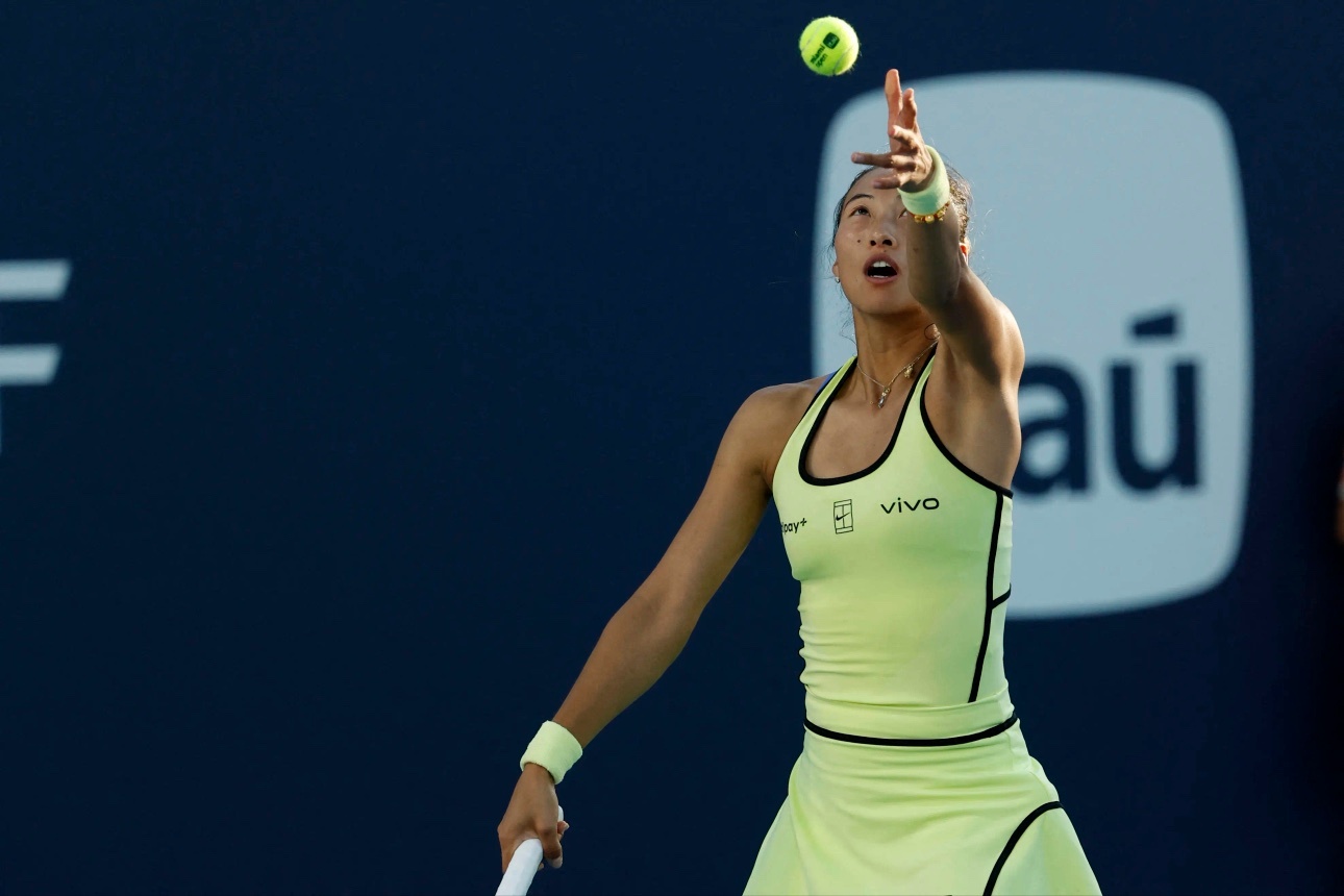 WTA1000迈阿密站第三轮，23号种子郑钦文以4-6、6-2、6-4逆转15号