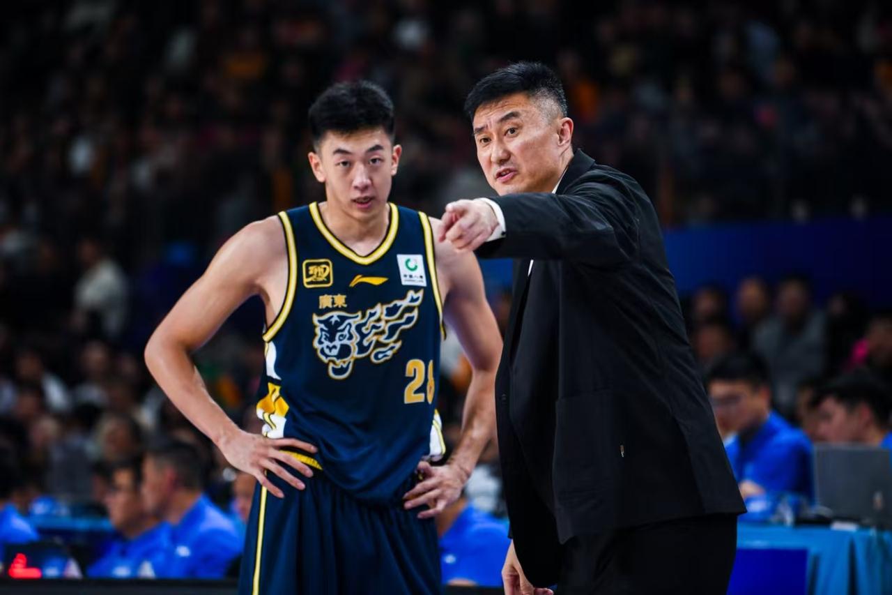 广东外援优先续约权确定给到两人，王少杰回归北控，内线剩焦泊乔
广东队去年休赛期买