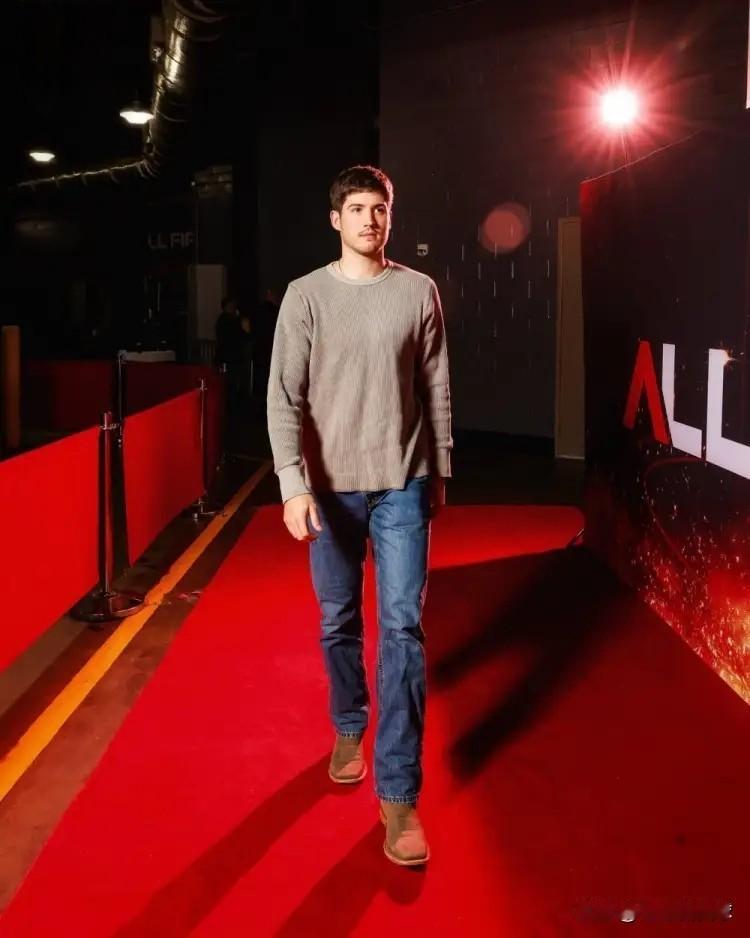 火箭主帅乌度卡真是太包容小将谢波德了！今天火箭主帅乌度卡教练在接受媒体采访时，聊