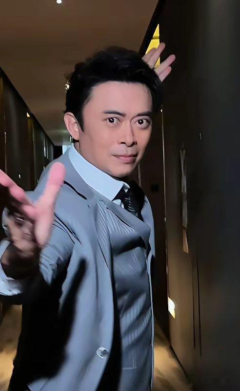 樊少皇，看到估计天都要塌了！好不容易火了一首人人都爱唱的学功夫、练武术，师傅教我