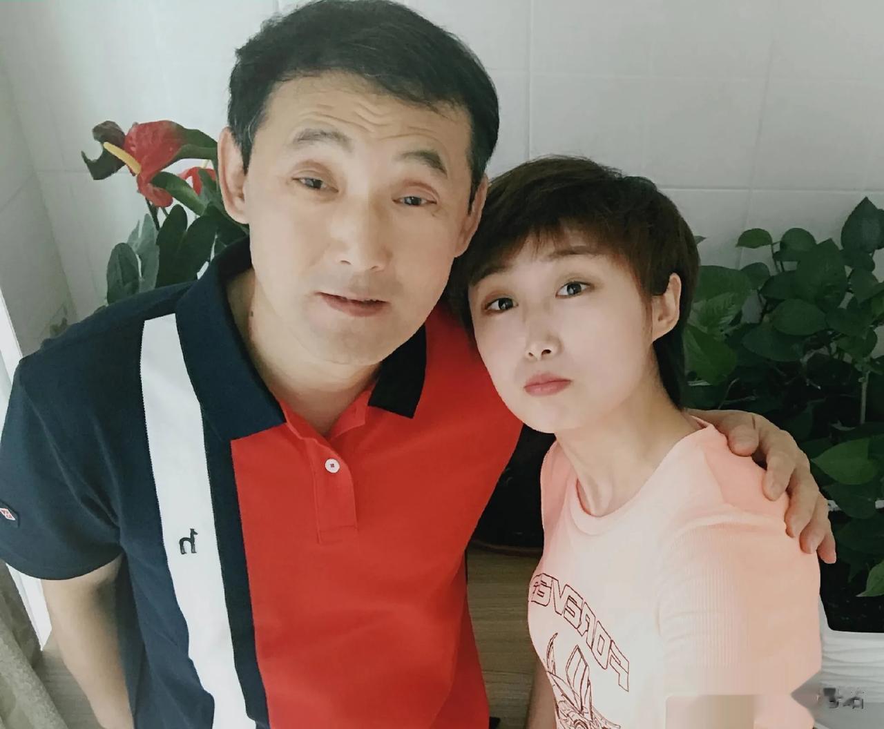 奥运冠军也愁嫁！35岁国乒假小子郭跃丑女大翻身，如今变成女神的她却频繁相亲失败，