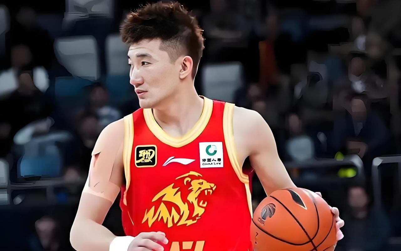 孙铭徽彻底迷失，你可以说他有伤，你也可以说他发挥不好，但21分钟的上场时间，一分