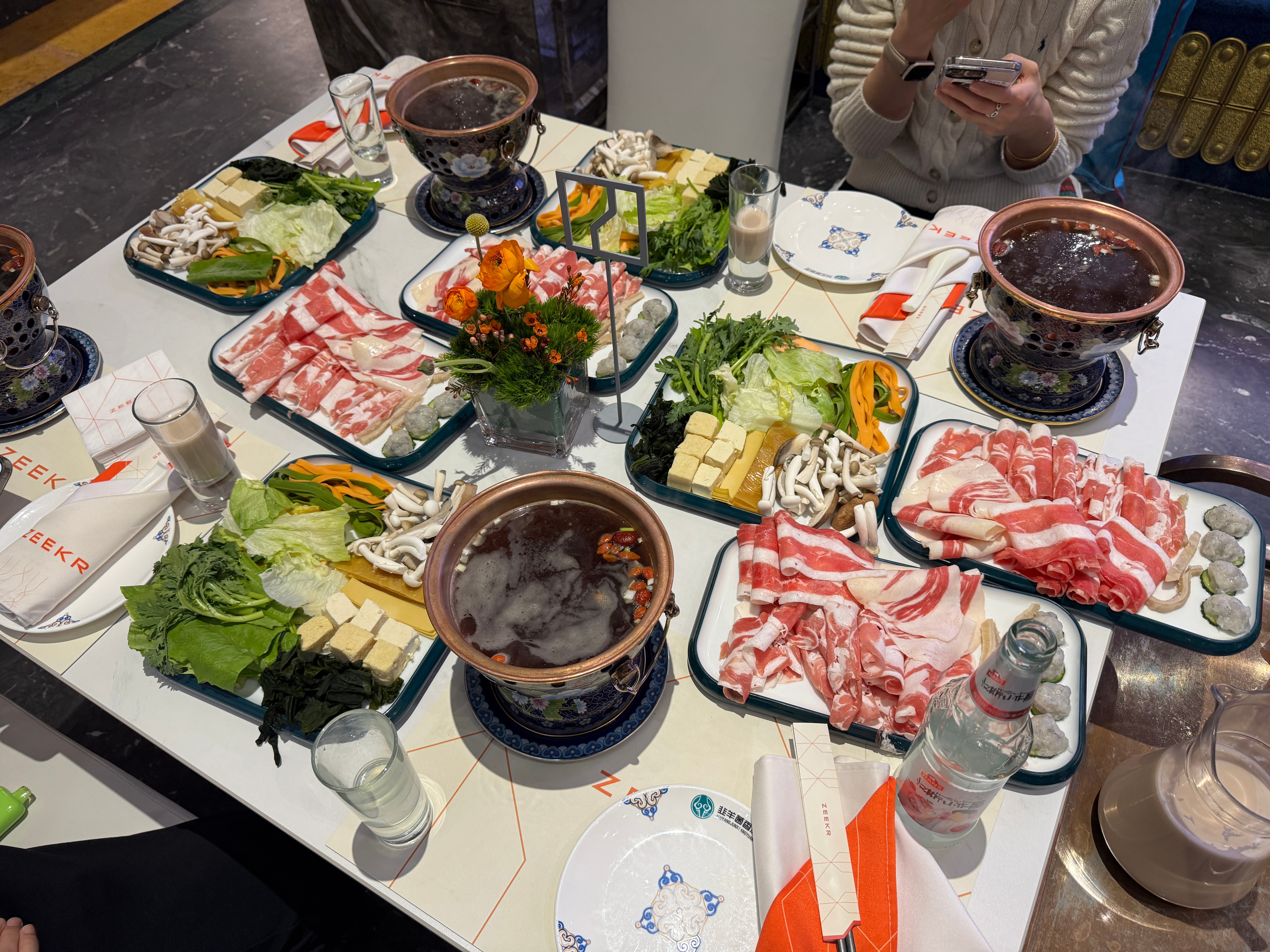 极氪恰饭……屋里真暖和[馋嘴]  