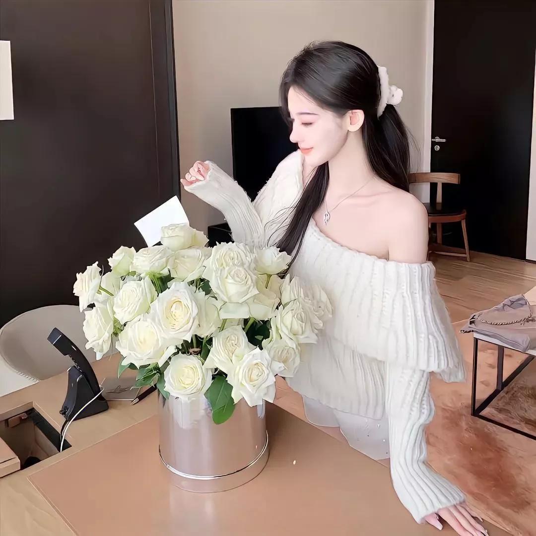 优雅玫瑰与甜美女孩的完美搭配，打造梦幻的室内氛围。