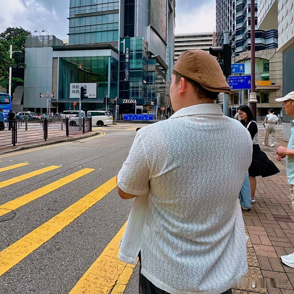 30+没结婚的男人，非得被贴上“没本事”的标签！其实在一线城市，年龄还好。

在