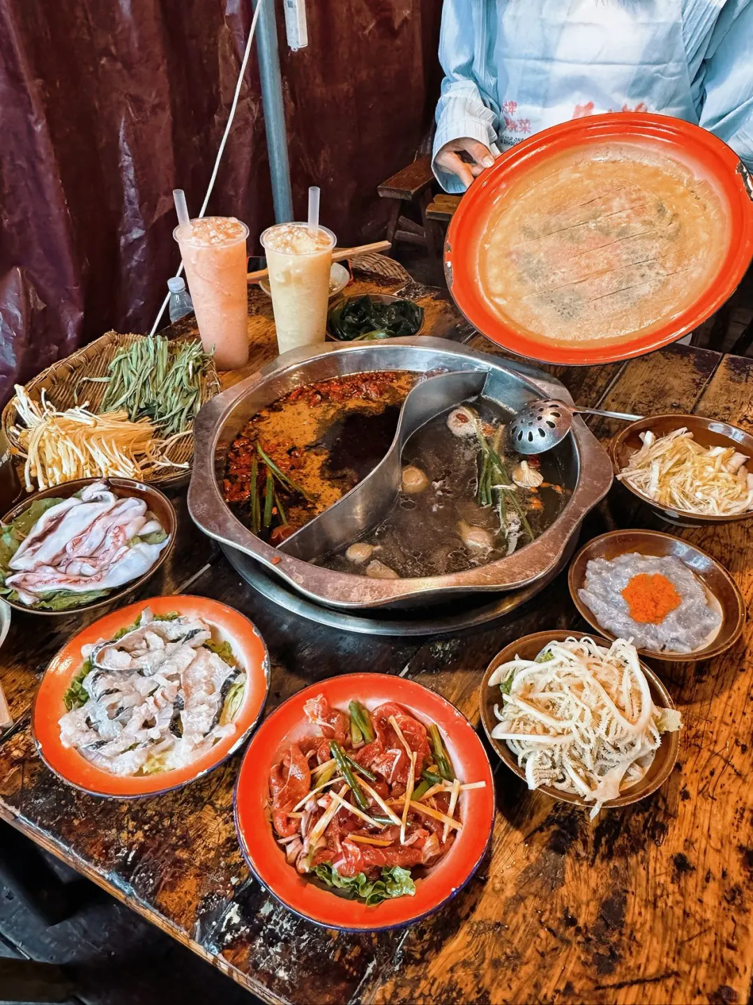 重庆，下飞机马上来打卡鹿晗同款的火锅店