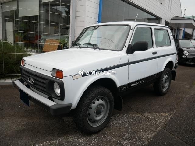 日本拉达泥瓦，这是2017年在小本子上的牌，但是发动机肺活量说是只有1.6~~~