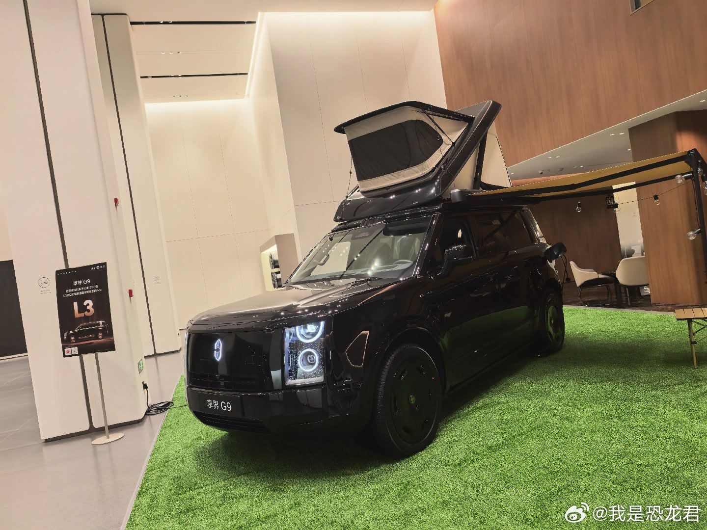 享界G9现在线下门店也能看到实车了，自己亲眼看到的车比线上看到的质感好很多 ​​